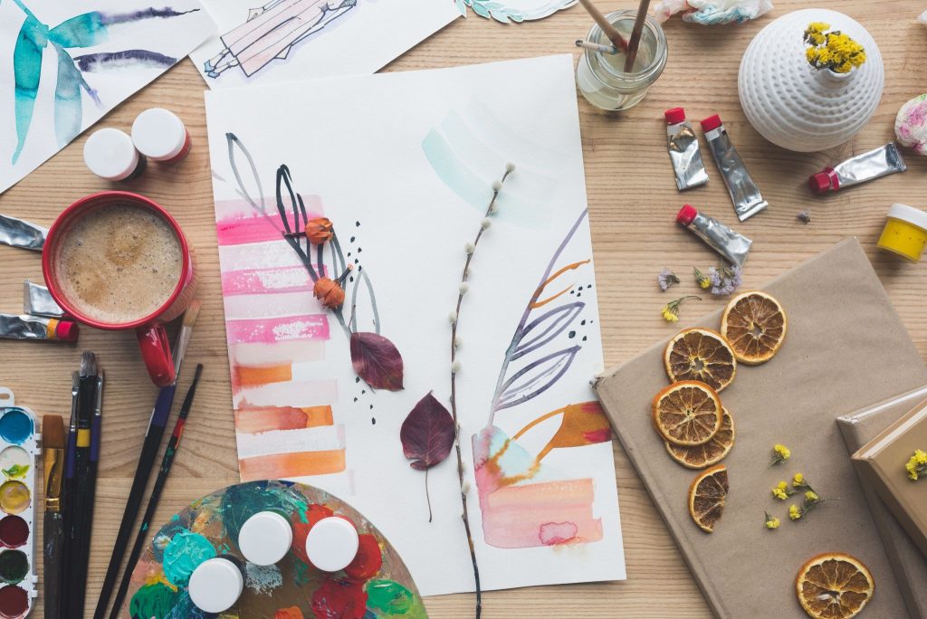 Welche DIY Kunst Projekte eignen sich für Anfänger?